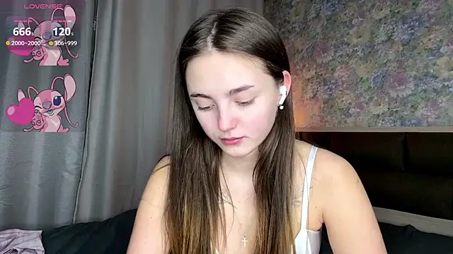 Chatroom XXX en direct de LoraDavi