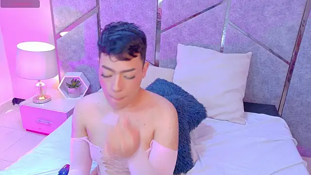 Show modela AshleyMonroee_ na web-kameri