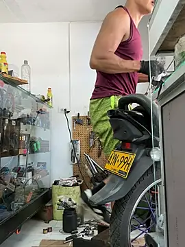 Paul22cm-: διαδικτυακό σόου στην κάμερα