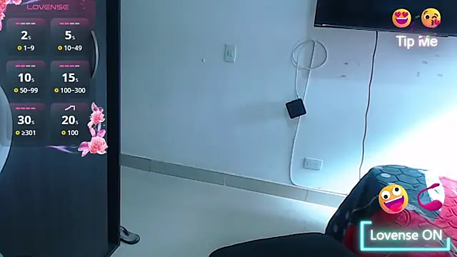 AuraFuegoのライブXXXチャット