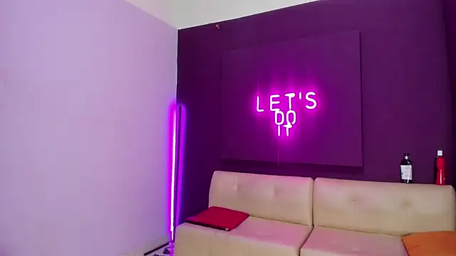 anywannasex_21: διαδικτυακό σόου στην κάμερα