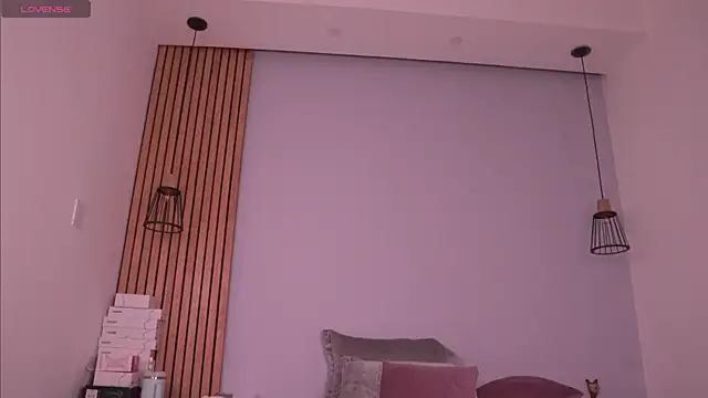 mia-reeves' Webcam Show