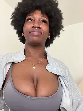 Chatroom XXX en direct de mochamimi