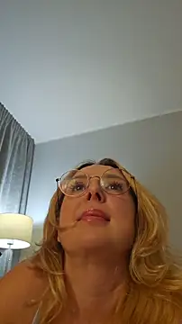 Chat +18 de MariaRichi_ ao vivo