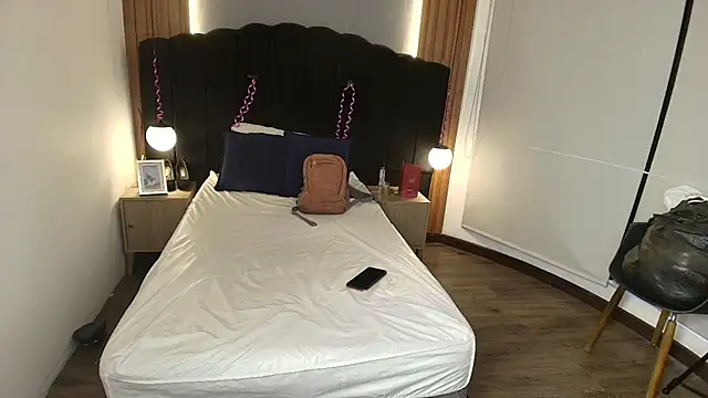 LiaMonroee_: онлайн-секс-чат