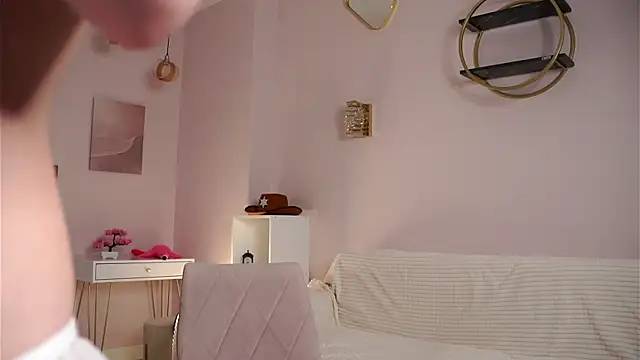 SunnivaCoviln Webbikameraesitys