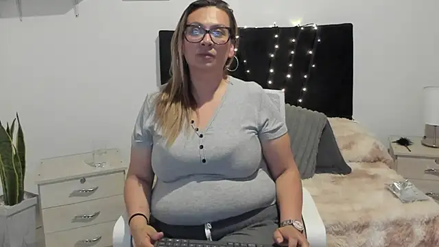 Show de Just_evangeline na webcam