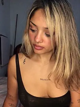 lolavixenn লাইভ XXX চ্যাট