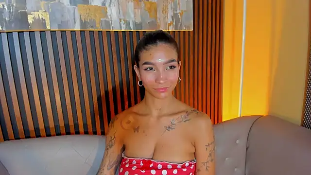 LauraAristizabal 라이브 XXX 채팅