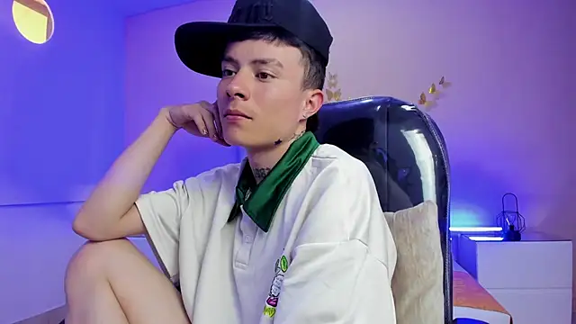 Nascary_Fox élő XXX-chatje