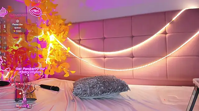 ZoeBruneet's Live XXX Chat