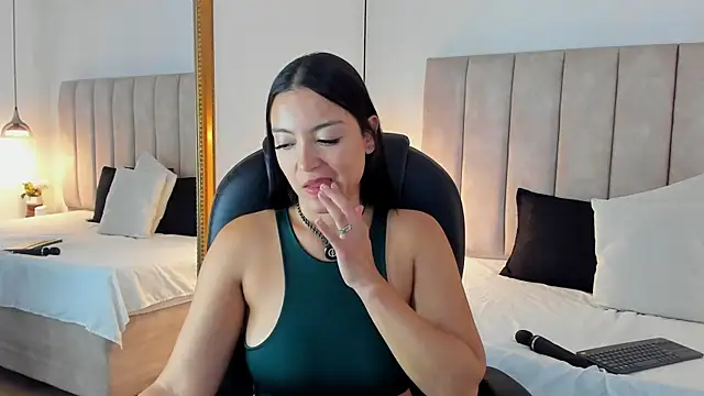 Megan-8 Obrolan Langsung XXX