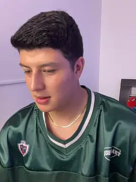 Show modela Goldenknight33 na web-kameri