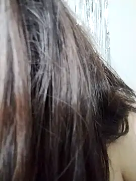 NiaTavares Chat XXX in diretta