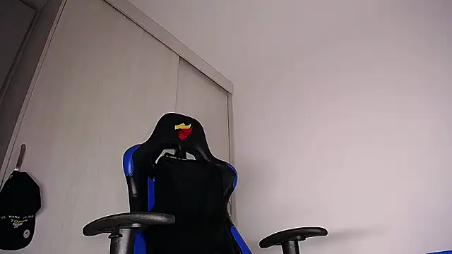 MAXJONES_2n Live XXX chat