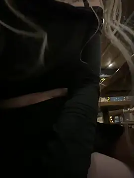 Chat XXX en directo de AlyssaFoxx_