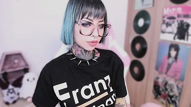 shes_creepy Chat XXX in diretta