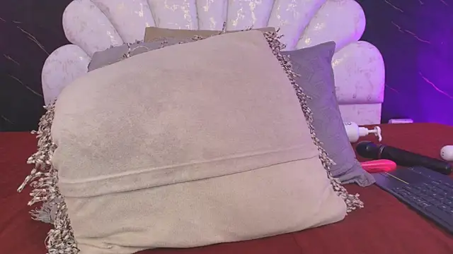 _MiaBrown_ Live XXX Chat