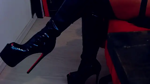 DommeBellatrix Chat XXX live