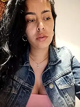 XXX chat uživo modela Luianna