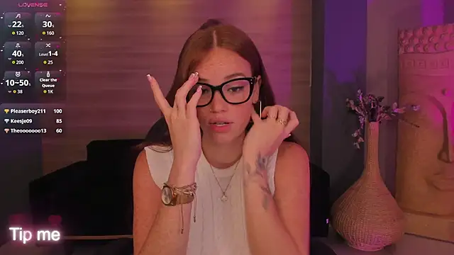 Онлайн чат XXX CorinneRusso