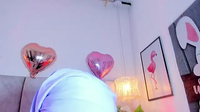 XXX chat uživo modela naomiii__