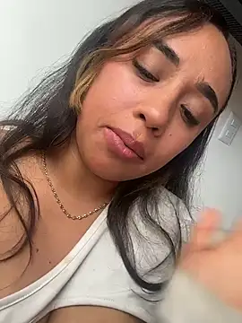 XXX chat uživo modela Eyssha