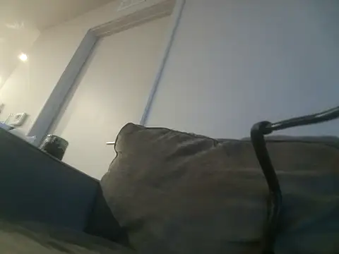 yourMasterisBored élő XXX-chatje