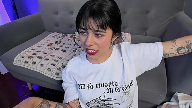 flower_smith_'s Live XXX Chat