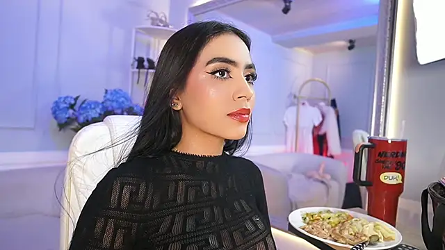 Pokazy przed kamerką – elasummer