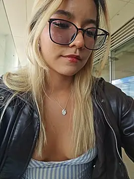 Pretty_roxxyy Chat XXX in diretta