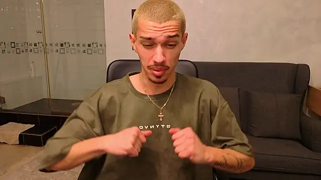 XXX chat uživo modela KaydenDrew