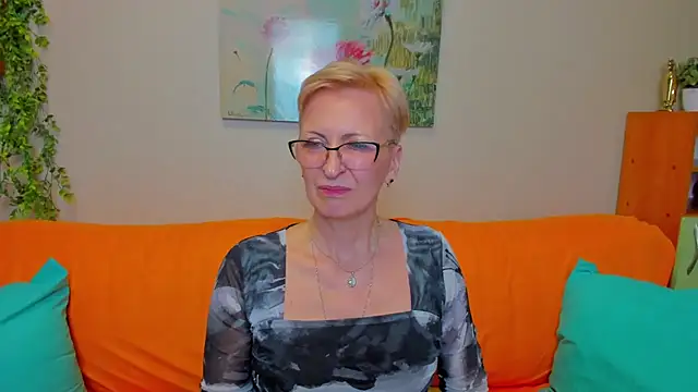 iamyourdream89 Adlı Modelin Canlı XXX Sohbeti