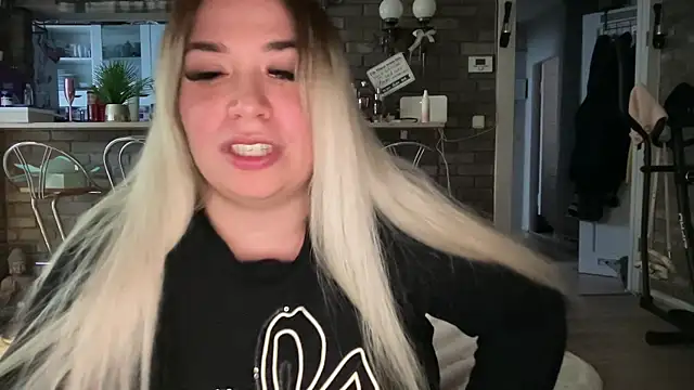 Monageil's Live XXX Chat