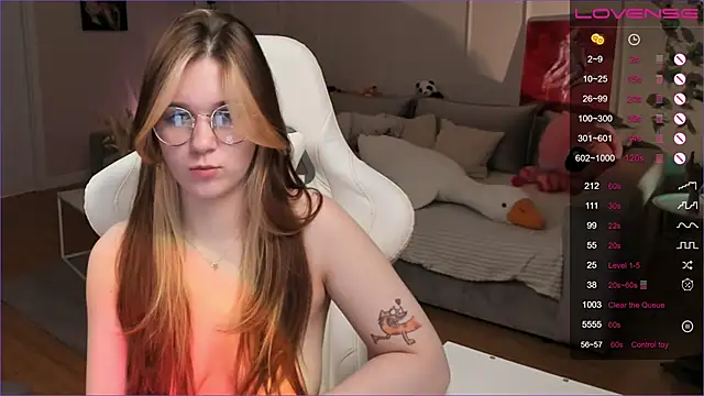 Frau_Lina Pertunjukan Webcam