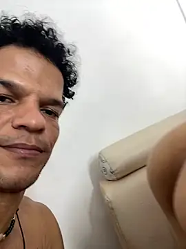 MaxyRyan élő XXX-chatje