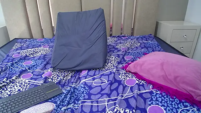 violet_angel13's Webcam Show