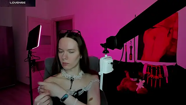 Goddess_of_Fertility Show in webcam