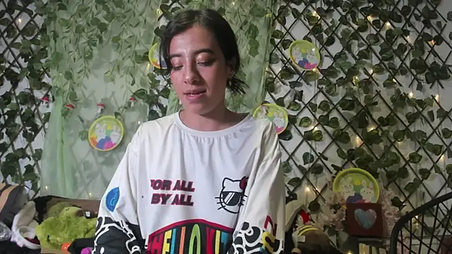 LittlePeach_ Chat XXX live