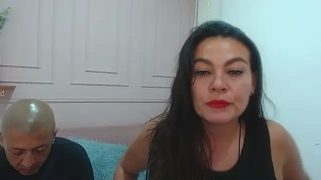 Violet_2003 élő XXX-chatje