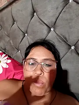 Dirty-Momm-Divorced-Hot Chat XXX in diretta