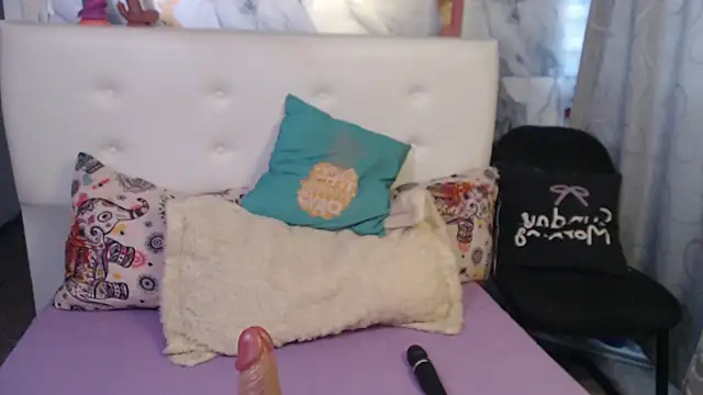 Nicolelewllss Chat XXX in diretta