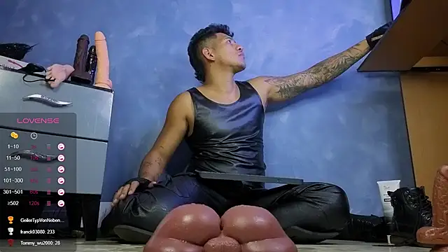 TomLover_12 Pertunjukan Webcam