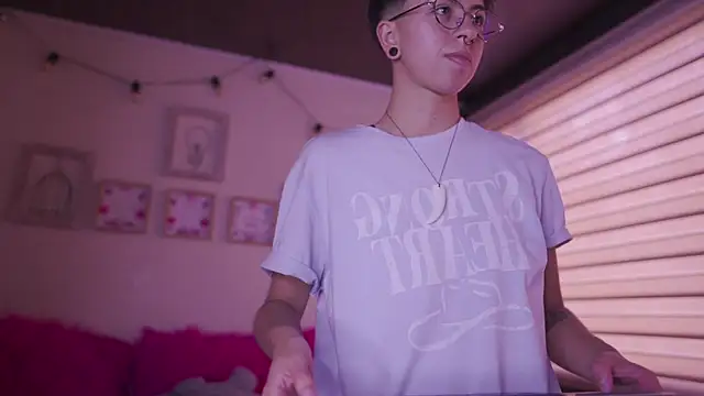 Czat XXX na żywo – tommy_blue