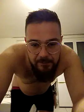 Enzo9911 Chat XXX in diretta