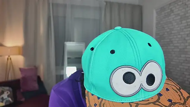 Онлайн чат XXX KevinStrike