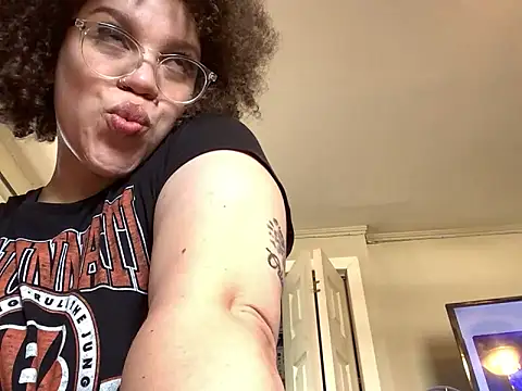 QueenNuttCollector's Webcam Show