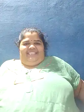 tamilthanushri's Live XXX Chat