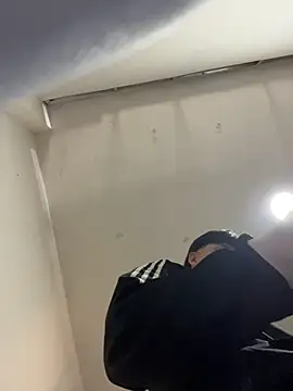 Chatroom XXX en direct de Lander_Cruz