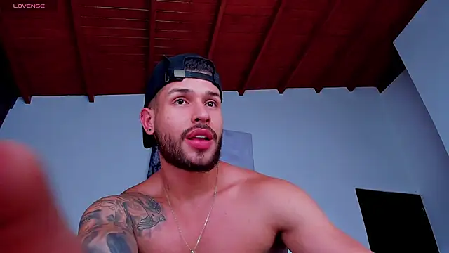 Santos_ramirez1's Live XXX Chat